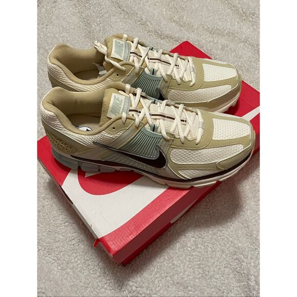 Nike Zoom Vomero 5 SE Team Gold/Fauna Brown Men’s 11.5 NIB - Picture 7 of 13